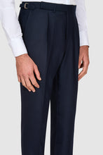 Load image into Gallery viewer, New SUITREVIEW Elmhurst Midnight Blue Pure Wool Zegna Traveller Suit - Size 38R