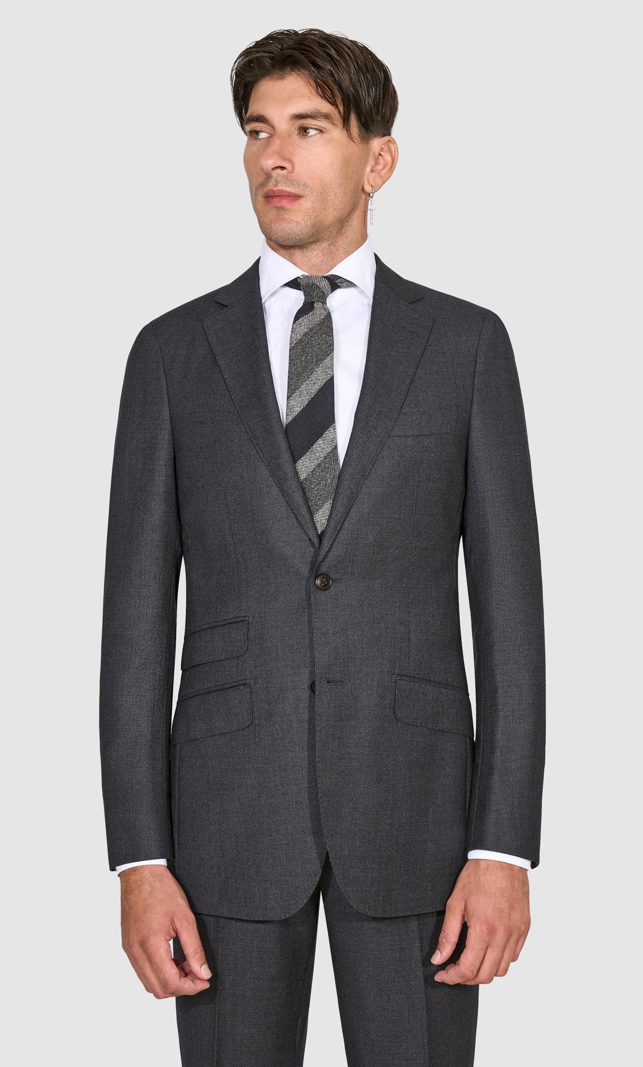 New SUITREVIEW Elmhurst Dark Gray Birdseye Pure Wool All Season Suit - Size 44R  (No Ticket Pocket)