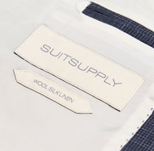 Load image into Gallery viewer, New Suitsupply Lazio Navy Check Wool, Silk and Linen 3 Piece Suit - Size 46R